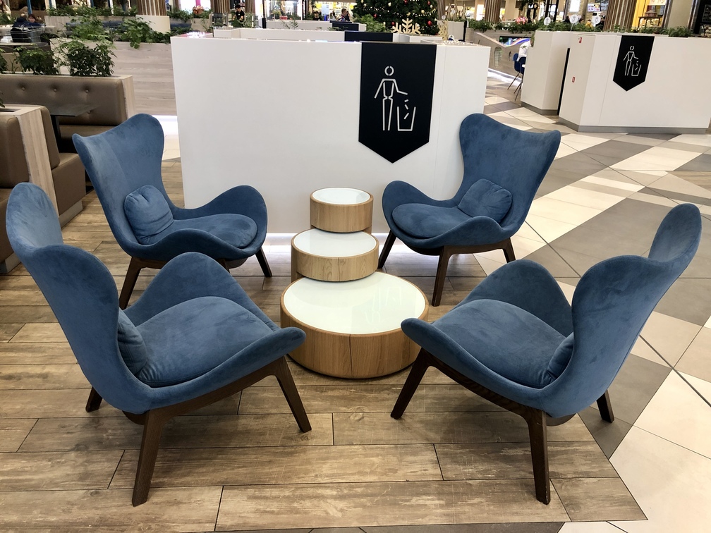 Перетяжка кресел ТЦ Мега Фуд-корт